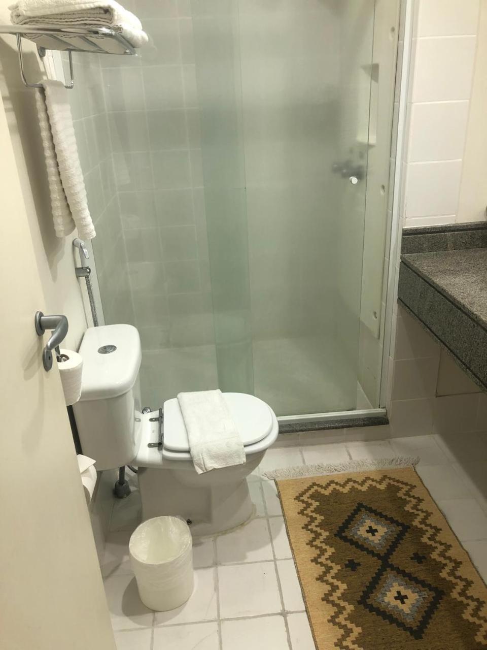 Flat Com Conforto E Requinte Em Frente Aeroporto - H1001 *